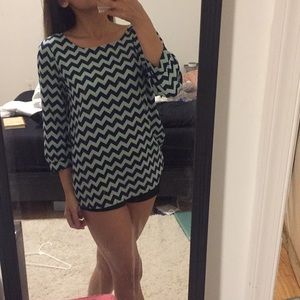 Business top with open back